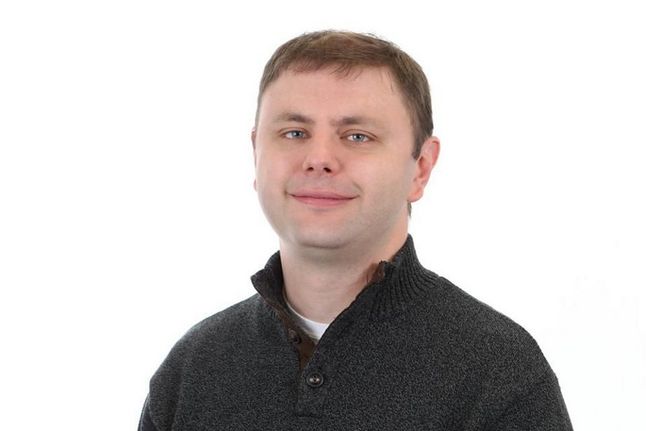 Ден Лэример  – технический директор Block.one, сооснователь трёх блокчейн-платформ, включая EOS.IO. 